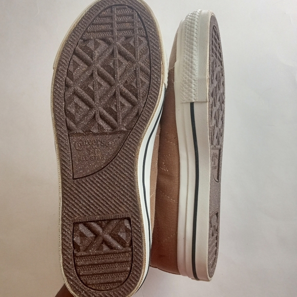 Converse Sky High Farm Strawberry Moon Women's Sneakers 7.5 - Picture 7 of 10